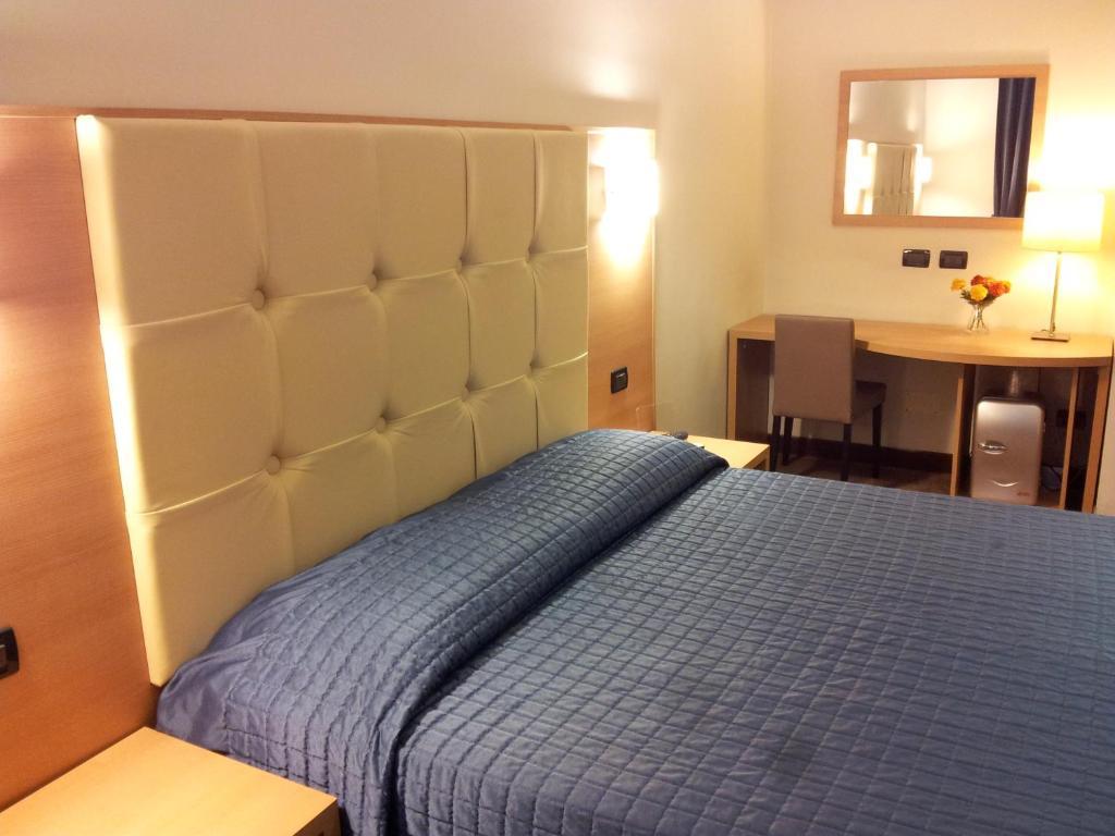 Residenza Cola Di Rienzo - Suite In Roma Habitación foto