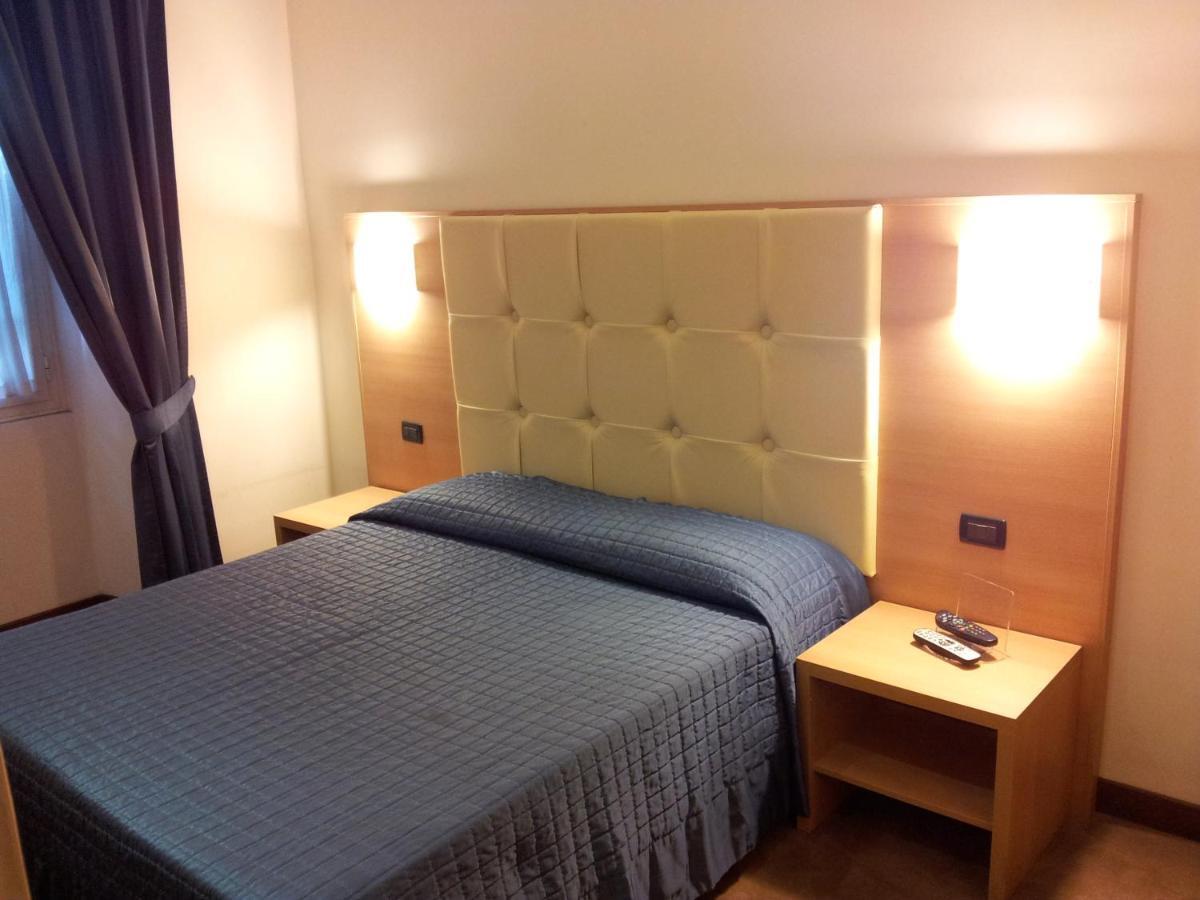 Residenza Cola Di Rienzo - Suite In Roma Habitación foto