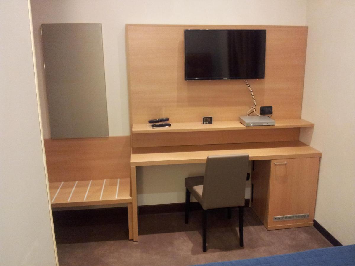 Residenza Cola Di Rienzo - Suite In Roma Habitación foto