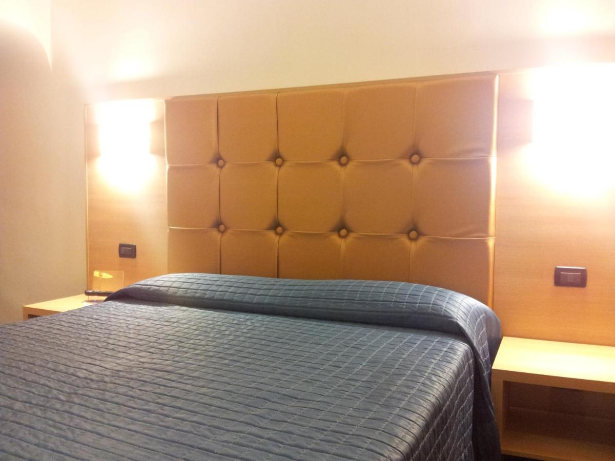 Residenza Cola Di Rienzo - Suite In Roma Habitación foto