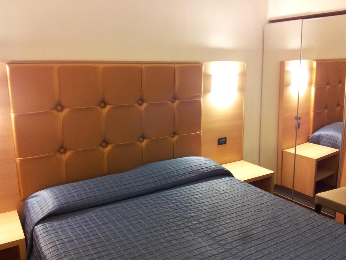 Residenza Cola Di Rienzo - Suite In Roma Habitación foto